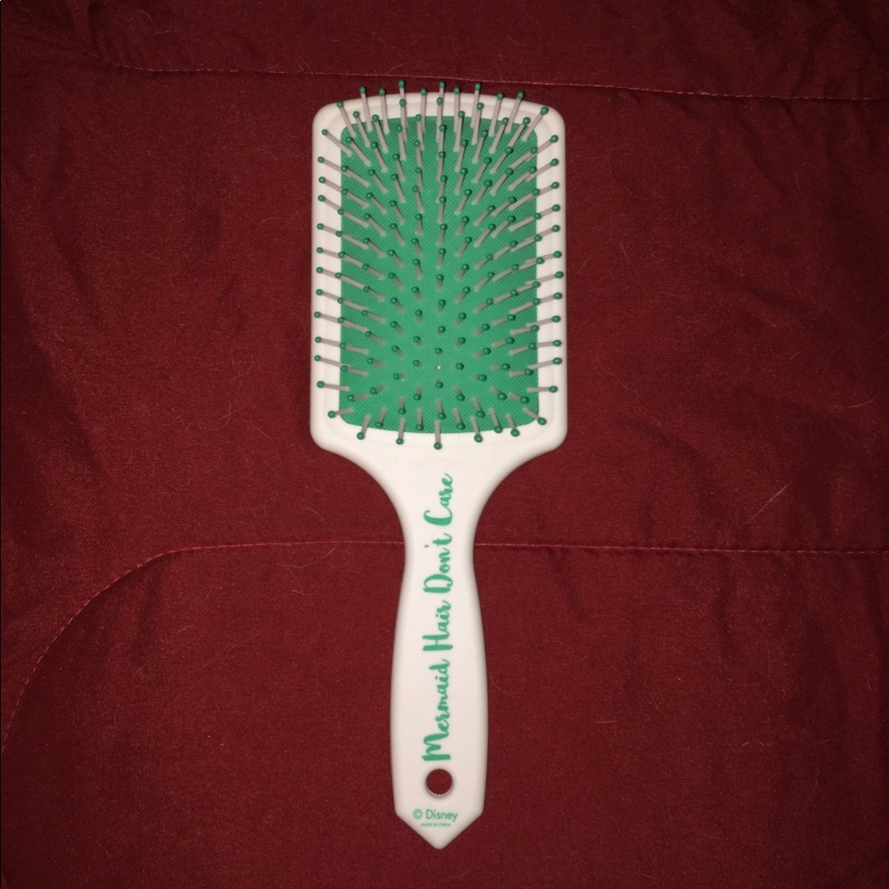 The Little Mermaid Ariel hair brush.